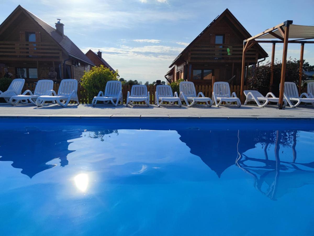 Miodowa Sadyba Domki Caloroczne Kluczbork Ligota Zamecka Exterior foto